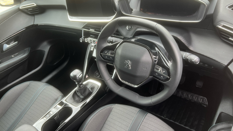 Peugeot 208 1.2 PureTech 100 Allure Premium 5dr Petrol Hatchback